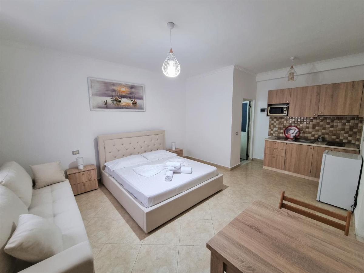 My Holiday House Hotel Durrës Eksteriør billede