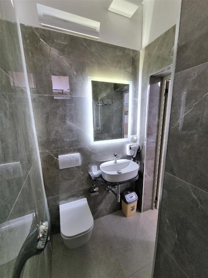 My Holiday House Hotel Durrës Eksteriør billede